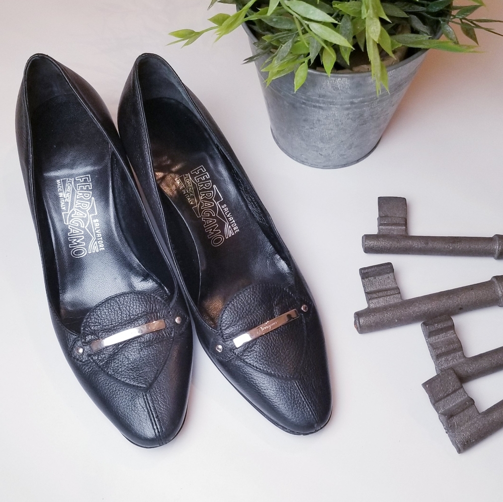 Vintage Salvatore Ferragamo heeled loafers